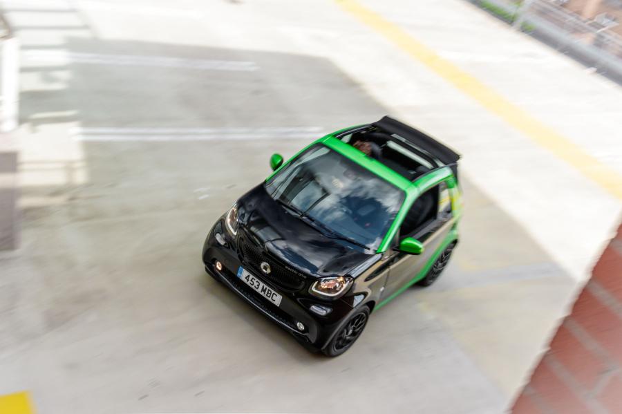  Smart ForTwo Prime Electric Drive Cabrio (A453) 2017 года  (UK) (фото 32 из 35)